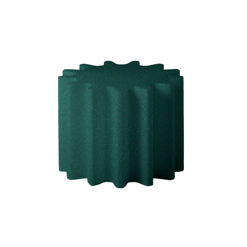 Anastasia Ivanyukin suunnittelema industrial henkinen GEAR Jakkara - Pöytä Vihreä Pine Green värillä.