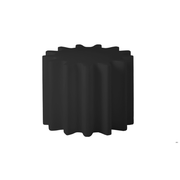 Anastasia Ivanyukin suunnittelema industrial henkinen Musta GEAR Jakkara - Pöytä Jet Black värillä.