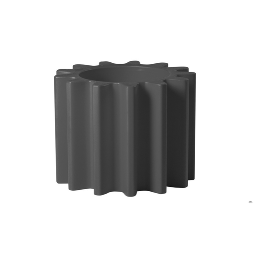 Anastasia Ivanyukin suunnittelema käytännöllinen ja tyylikäs industrial henkinen GEAR POT Harmaa Kasviruukku Elephant Grey värillä.