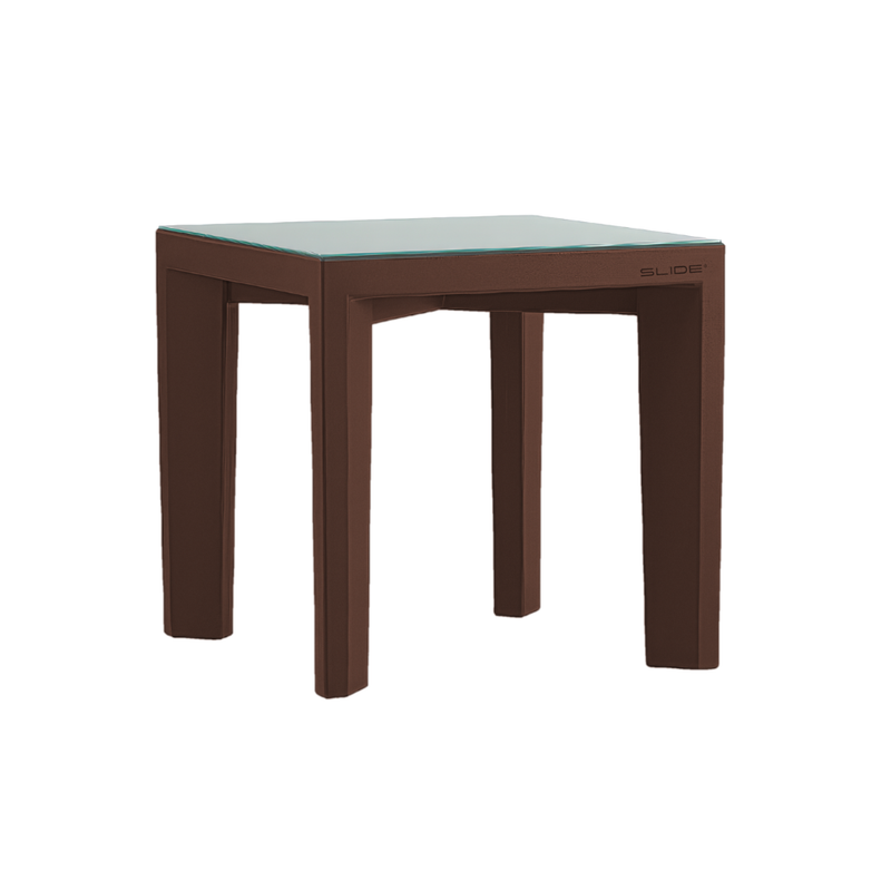 Giò Colonna Romanon suunnittelema erittäin tukeva ja selkeälinjainen GINO Ruokapöytä Ruskea Namibian Desert värillä.