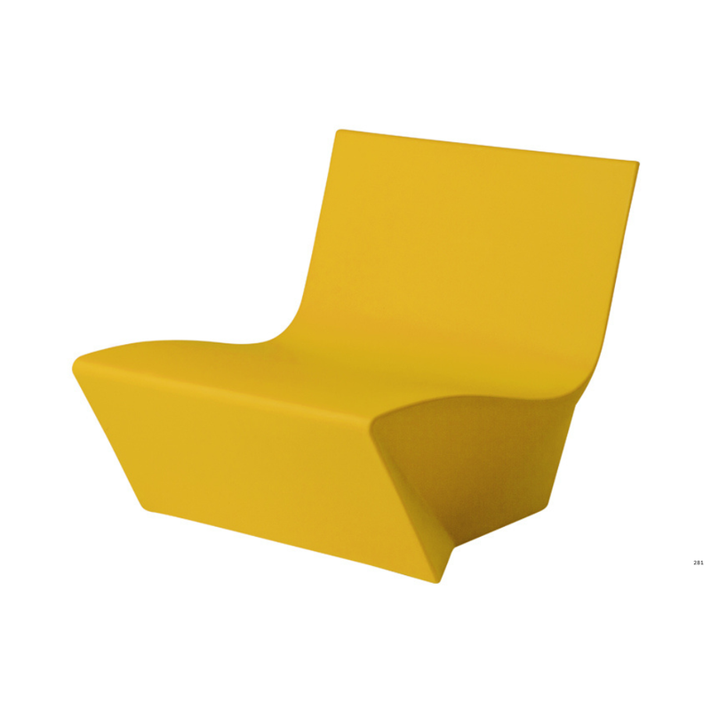 Marc Sadlerin suunnittelema kaunis ja sulavalinjainen KAMI ICHI Keltainen Nojatuoli Saffron Yellow värillä.