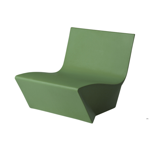 Marc Sadlerin suunnittelema kaunis ja sulavalinjainen KAMI ICHI Vihreä Nojatuoli Malva Green värillä.