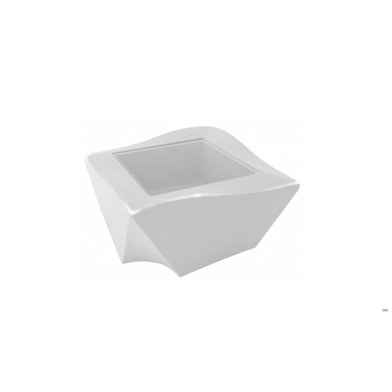 Marc Sadlerin suunnittelema kaunis ja sulavalinjainen KAMI NI Valkoinen Sohvapöytä Milky White värillä.