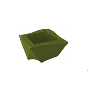 Marc Sadlerin suunnittelema kaunis ja sulavalinjainen KAMI NI Vihreä Sohvapöytä Malva Green värillä.