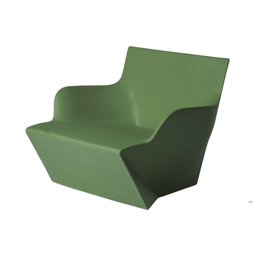 Marc Sadlerin suunnittelema kaunis ja sulavalinjainen KAMI SAN Vihreä Nojatuoli Malva Green värillä.
