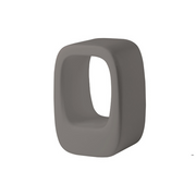 Barnaby Gunningin suunnittelema sulavalinjainen Harmaa LAZY BONES design jakkara Argil Grey värillä.
