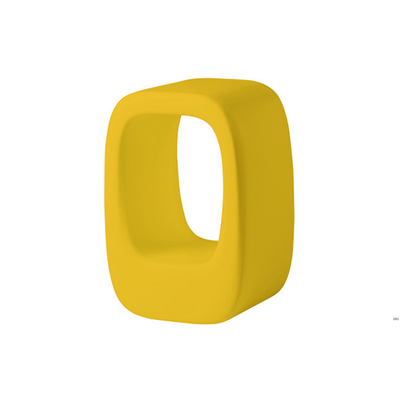 Barnaby Gunningin suunnittelema sulavalinjainen Keltainen LAZY BONES design jakkara Saffron Yellow värillä.