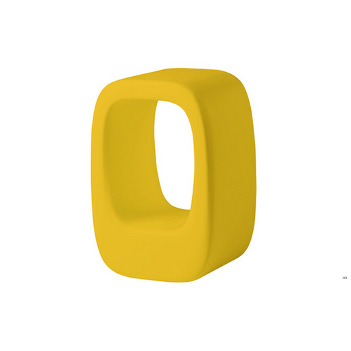 Barnaby Gunningin suunnittelema sulavalinjainen Keltainen LAZY BONES design jakkara Saffron Yellow värillä.