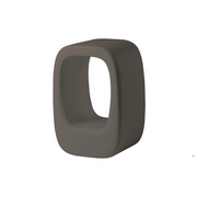 Barnaby Gunningin suunnittelema sulavalinjainen Ruskea LAZY BONES design jakkara Chocolate Brown värillä.