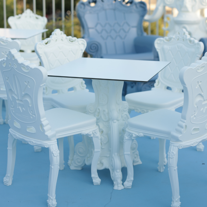 Moro & Pigattin suunnittelema hulvaton koristeellinen LORD OF LOVE design pöytä.