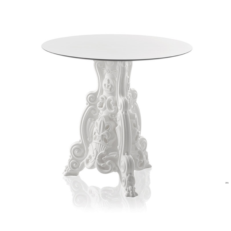 Moro & Pigattin suunnittelema hulvaton koristeellinen LORD OF LOVE Valkoinen design Pöytä Milky White värisellä jalustalla.