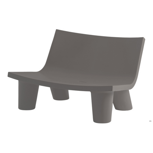 Paola Navonen suunnittelema hauska ja ultra-tyylikäs LOW LITA LOVE design sohva Argil Grey värillä.