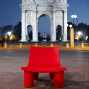 Paola Navonen suunnittelema hauska ja ultra-tyylikäs LOW LITA design tuoli.