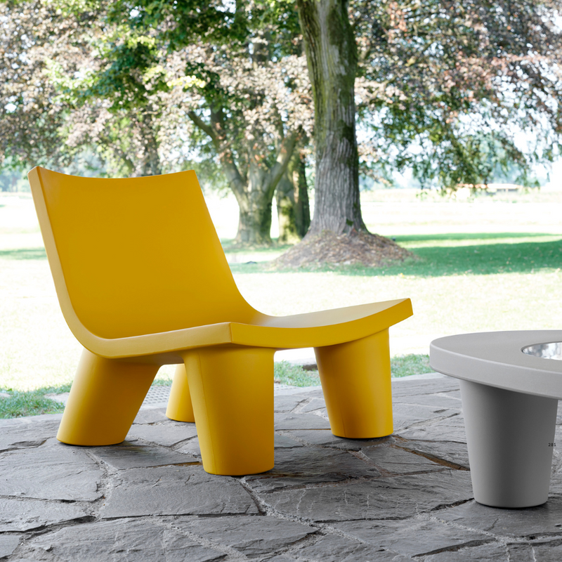 Paola Navonen suunnittelema hauska ja ultra-tyylikäs LOW LITA design tuoli.