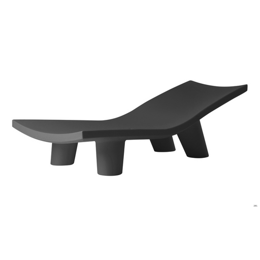 Paola Navonen suunnittelema hauska ja tyylikäs LOW LITA LOUNGE design aurinkotuoli Jet Black värillä.