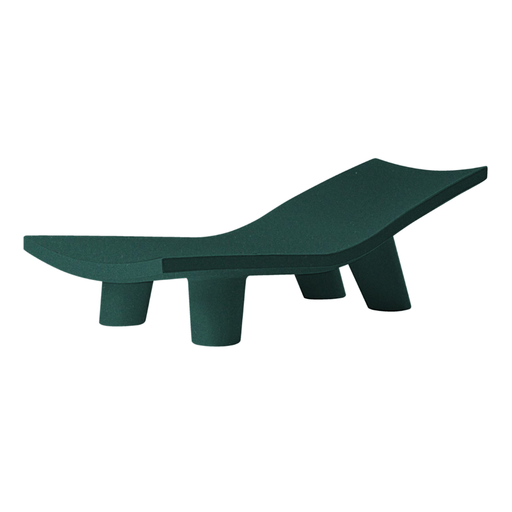 Paola Navonen suunnittelema hauska ja tyylikäs LOW LITA LOUNGE design aurinkotuoli Vihreä Pine Green värillä.