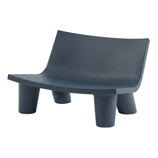 Paola Navonen suunnittelema hauska ja ultra-tyylikäs LOW LITA LOVE design sohva Sininen Deep Blue värillä.