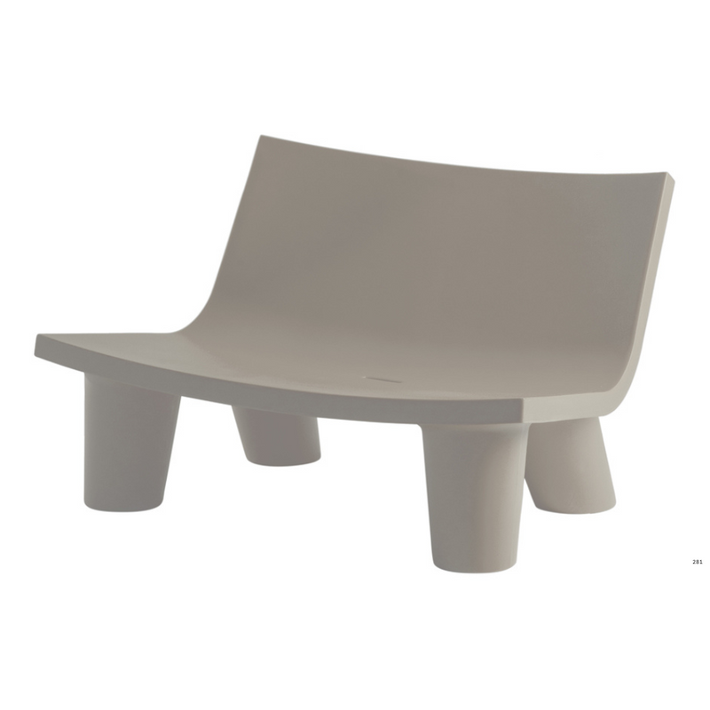 Paola Navonen suunnittelema hauska ja ultra-tyylikäs LOW LITA LOVE design sohva Dove Grey värillä.