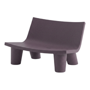 Paola Navonen suunnittelema hauska ja ultra-tyylikäs LOW LITA LOVE design sohva Violetti Iris Violet värillä.