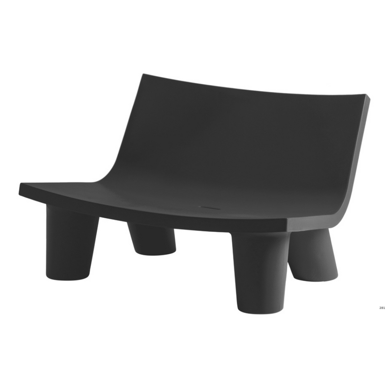 Paola Navonen suunnittelema hauska ja ultra-tyylikäs LOW LITA LOVE design sohva Jet Black värillä.