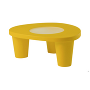 Paola Navonen suunnittelema hauska ja ultra-tyylikäs LOW LITA design pöytä Saffron Yellow värillä.