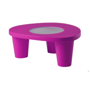 Paola Navonen suunnittelema hauska ja ultra-tyylikäs LOW LITA design pöytä Sweet Fuchsia värillä.