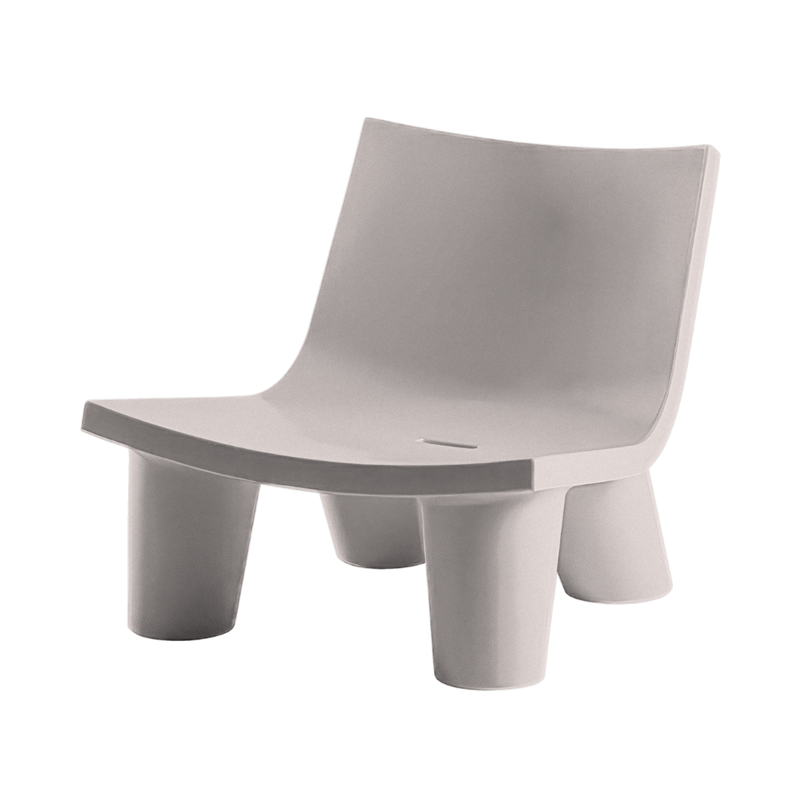 Paola Navonen suunnittelema hauska ja ultra-tyylikäs LOW LITA design tuoli Valkoinen Mist White värillä.