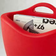 Eli Jacobsonin suunnittelema tyylikäs MAG lehtiteline.