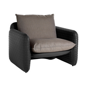 Lorenza Bozzolin suunnittelema sulavalinjainen Musta MARA Lounge design tuoli Jet Black värillä.