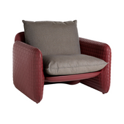 Lorenza Bozzolin suunnittelema sulavalinjainen Punainen MARA Lounge design tuoli Mahogany Leather värillä.