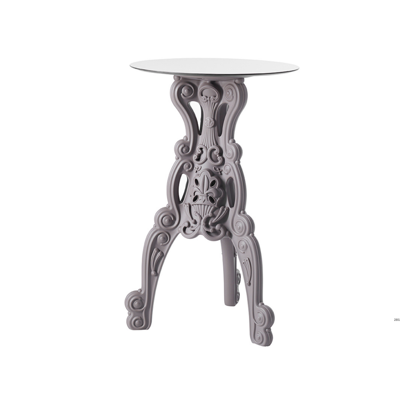 Moro & Pigattin suunnittelema hulvaton koristeellinen MASTER OF LOVE Harmaa Korkea pöytä Pyöreällä pöytälevyllä Argil Grey värisellä jalustalla.