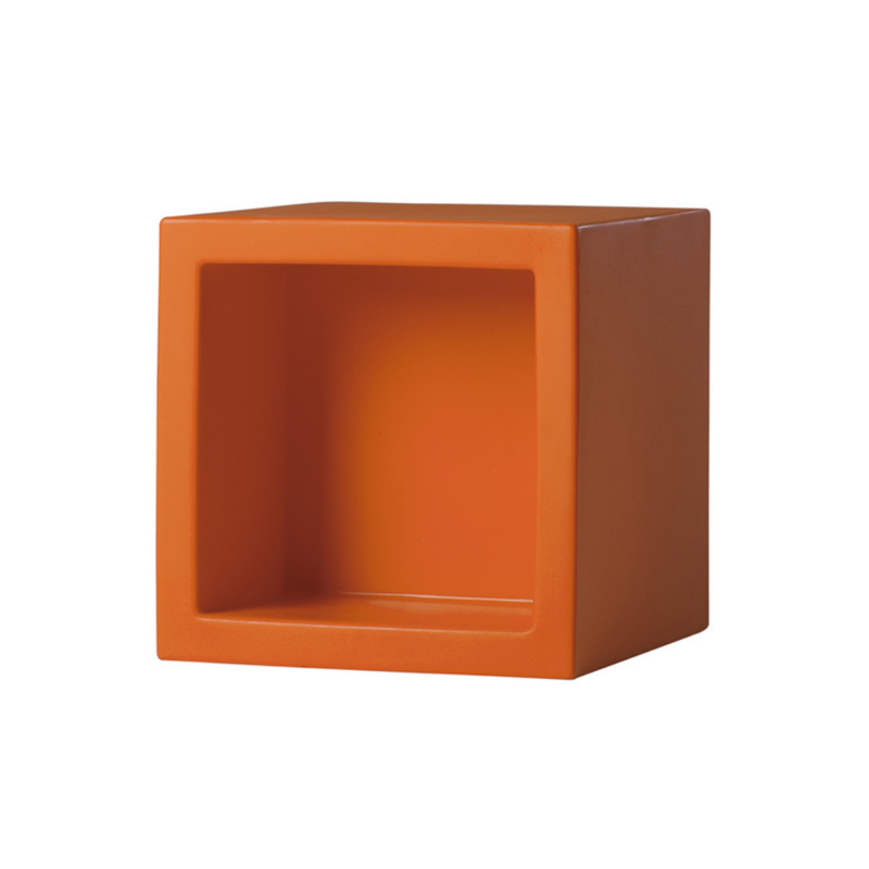 SLIDE Studion suunnittelema käytännöllinen ja tyylikäs kuutiomainen OPEN CUBE Oranssi Hylly Pumpkin Orange värillä.