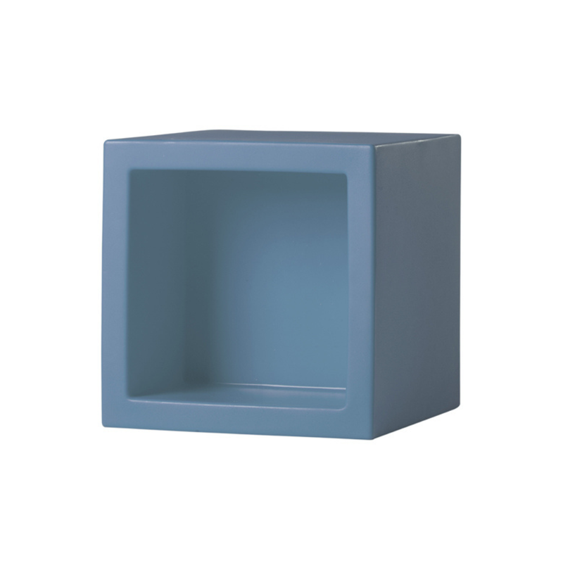SLIDE Studion suunnittelema käytännöllinen ja tyylikäs kuutiomainen OPEN CUBE Sininen Hylly Powder Blue värillä.