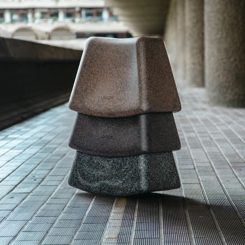 Jack Kirkin suunnittelema hauska OTTO Keinuva jakkara. Fun OTTO Rocking Stool designed by Jack Kirk.