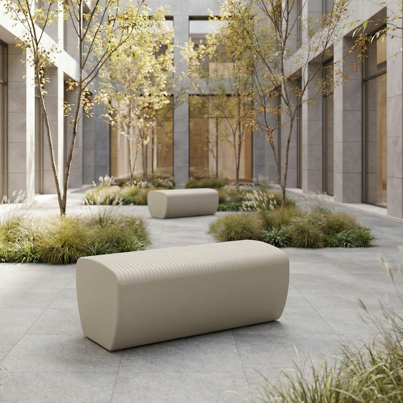 LOOPE® Studion suunnittelema näyttävä OUTi Suora penkki. The impressive OUTi Straight bench designed by LOOP® Studio.