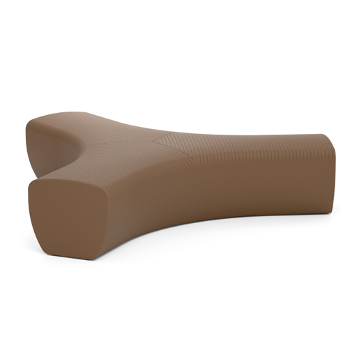 LOOPE® Studion suunnittelema näyttävä OUTi 3-Haarainen penkki Pale brown ruskea RAL 8025. The impressive OUTi Three-arm bench designed by LOOP® Studio in Pale brown RAL 8025.