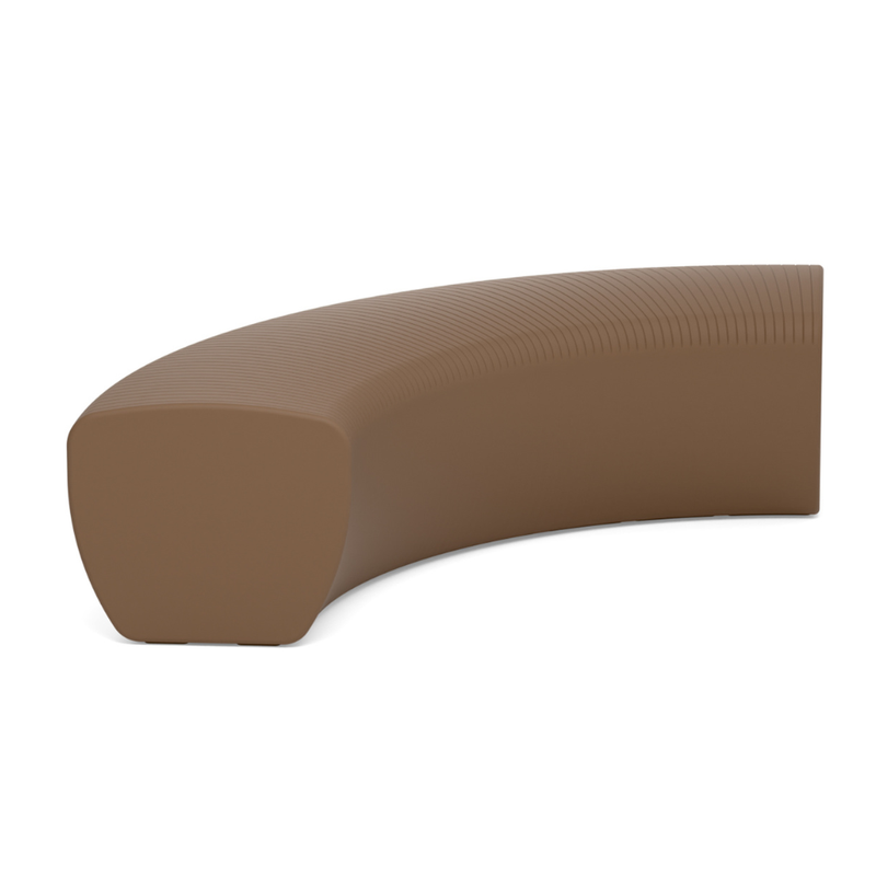 LOOPE® Studion suunnittelema näyttävä OUTi Kaareva penkki Pale brown ruskea RAL 8025. The impressive OUTi Curved bench designed by LOOP® Studio in Pale brown RAL 8025.