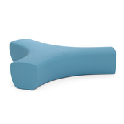 LOOPE® Studion suunnittelema näyttävä OUTi 3-Haarainen penkki Pastel sininen RAL 5025. The impressive OUTi Three-arm bench designed by LOOP® Studio in Pastel blue RAL 5025.