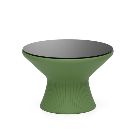 LOOPE® Studion suunnittelema näytävä OUTi Pöytä Resedanvihreä RAL 6011 mustalla pöytälevyllä. The impressive OUTi Table designed by LOOP® Studio in Reseda green RAL 6011 and with black tabletop.