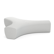 LOOPE® Studion suunnittelema näyttävä OUTi 3-Haarainen penkki Telegrey 4 harmaa RAL 7047. The impressive OUTi Three-arm bench designed by LOOP® Studio in Telegrey 4 RAL 7047.