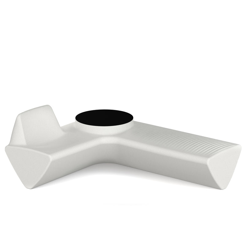 Tomek Rygalikin / Studio Rygalik suunnittelema näyttävä Harmaa-beige OneL Penkki mustalla Kulmapöydällä. Spectacular Grey-beige OneL Bench with black Corner table designed by Tomek Rygalik / Studio Rygalik.