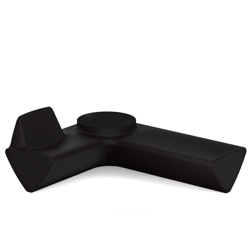 Tomek Rygalikin / Studio Rygalik suunnittelema näyttävä Ruskea-musta OneL Penkki mustalla Kulmapöydällä. Spectacular Brown-black OneL Bench with black Corner table designed by Tomek Rygalik / Studio Rygalik.