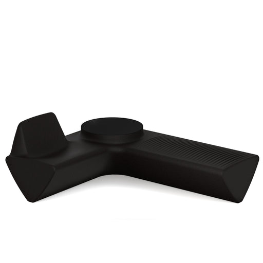 Tomek Rygalikin / Studio Rygalik suunnittelema näyttävä Ruskea-musta OneL Penkki mustalla Kulmapöydällä. Spectacular Brown-black OneL Bench with black Corner table designed by Tomek Rygalik / Studio Rygalik.