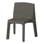 Jorge Nàjeran suunnittelema sulavalinjainen Q4 design tuoli Q4 Tuoli Chocolate Brown värillä.