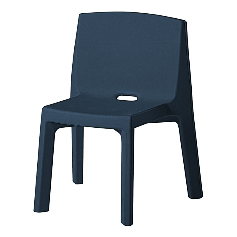 Jorge Nàjeran suunnittelema sulavalinjainen Q4 design tuoli Sininen Deep Blue värillä.