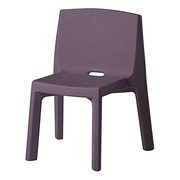 Jorge Nàjeran suunnittelema sulavalinjainen Q4 design tuoli Violetti Iris Violet värillä.
