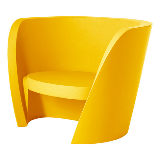 Karim Rashidin suunnittelema kaunis ja sulavalinjainen RAP CHAIR Lounge tuoli Saffron Yellow värisenä.