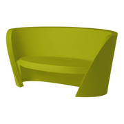 Karim Rashidin suunnittelema kaunis ja sulavalinjainen RAP Sohva Lime Green värisenä.