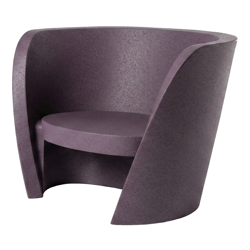 Karim Rashidin suunnittelema kaunis ja sulavalinjainen RAP CHAIR Lounge tuoli Violetti Iris Violet värisenä.