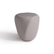 ecoBirdyn suunnittelema sulavalinjainen REBORN D.40 design pöytä Mist White värillä.